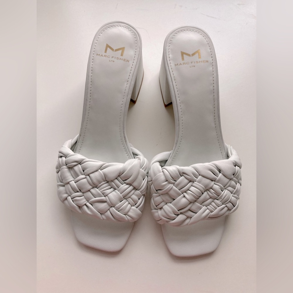 #9. 🆕 NWOT, Marc Fisher LTD, Nahea White Leather Sandals, 6M, (Women)